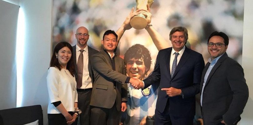 Diego Maradona es un nuevo embajador de PES para Konami
